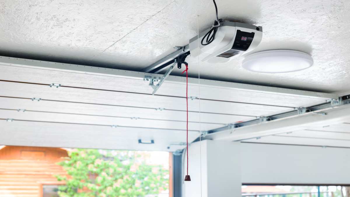 Motor elektrische garagepoort.